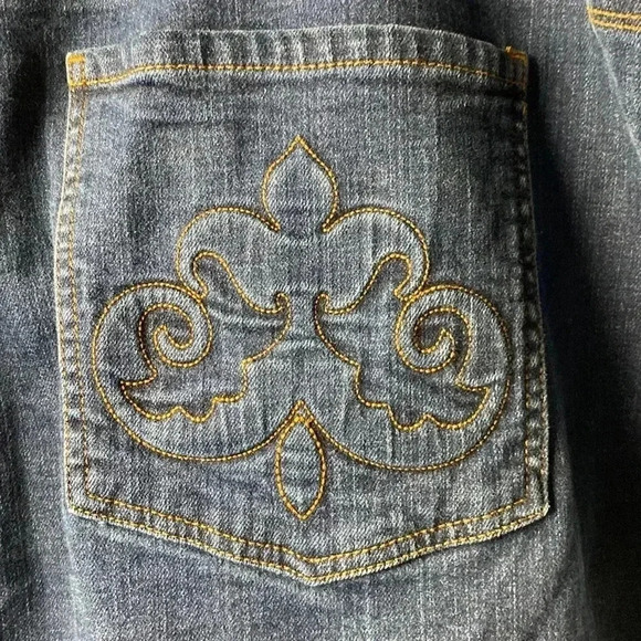 VENEZIA WOMENS SIZE 26 DENIM SKIRT  POCKETS EMBOSSED DESIGN ON BACK POCKETS - Picture 7 of 13